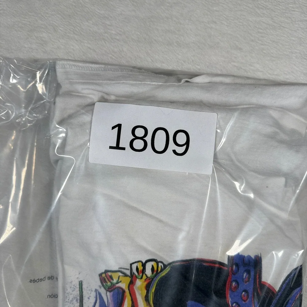 Disney Villains Badges T Shirt XL White Graphic Tee Ursula Maleficent Cruella - Picture 7 of 7